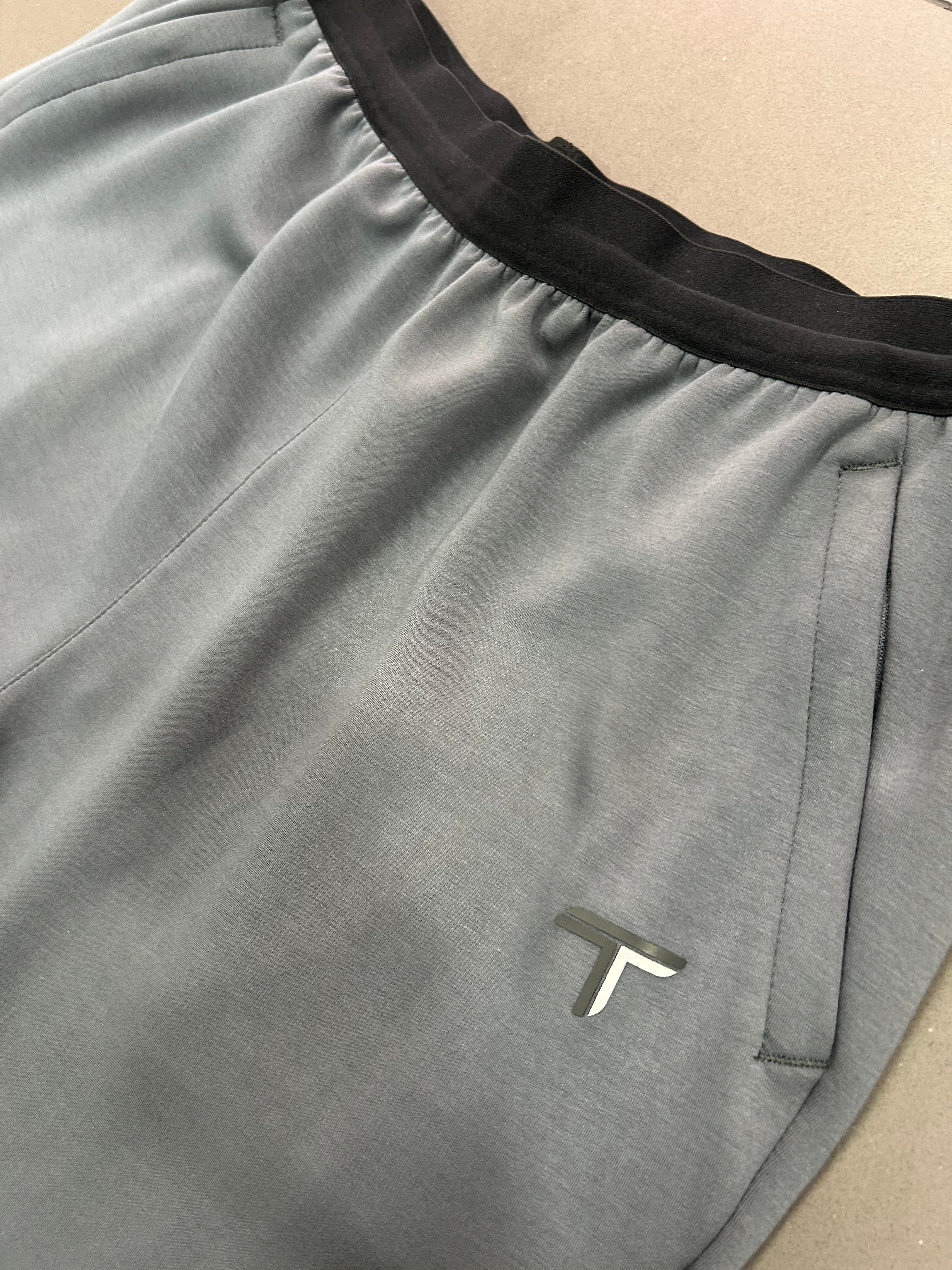 RESELL: 2XL Grey tech pants - Image 4