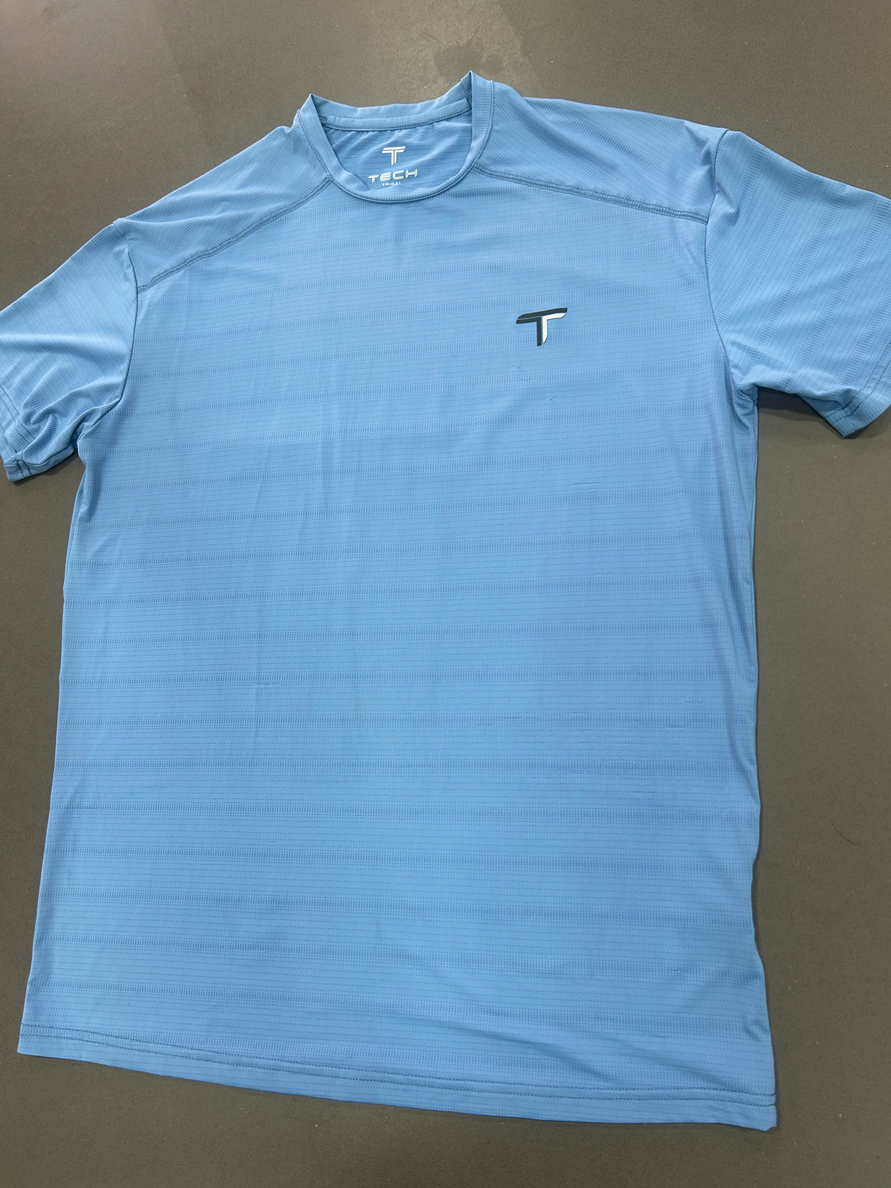 RESELL: Azure agility T-shirt SMALL - Image 2
