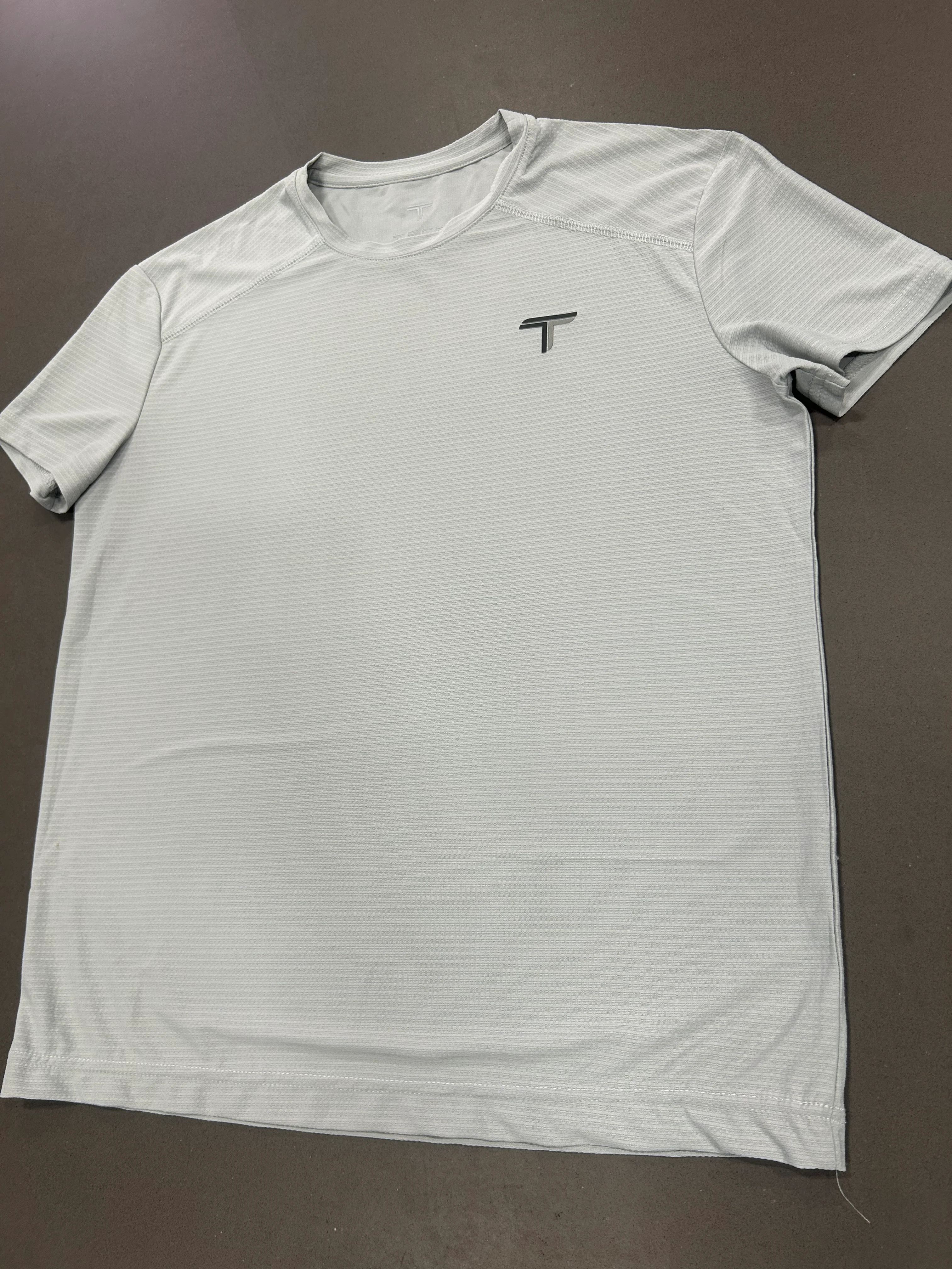 RESELL: Grey Dynamic T-shirt age 12 - Image 2
