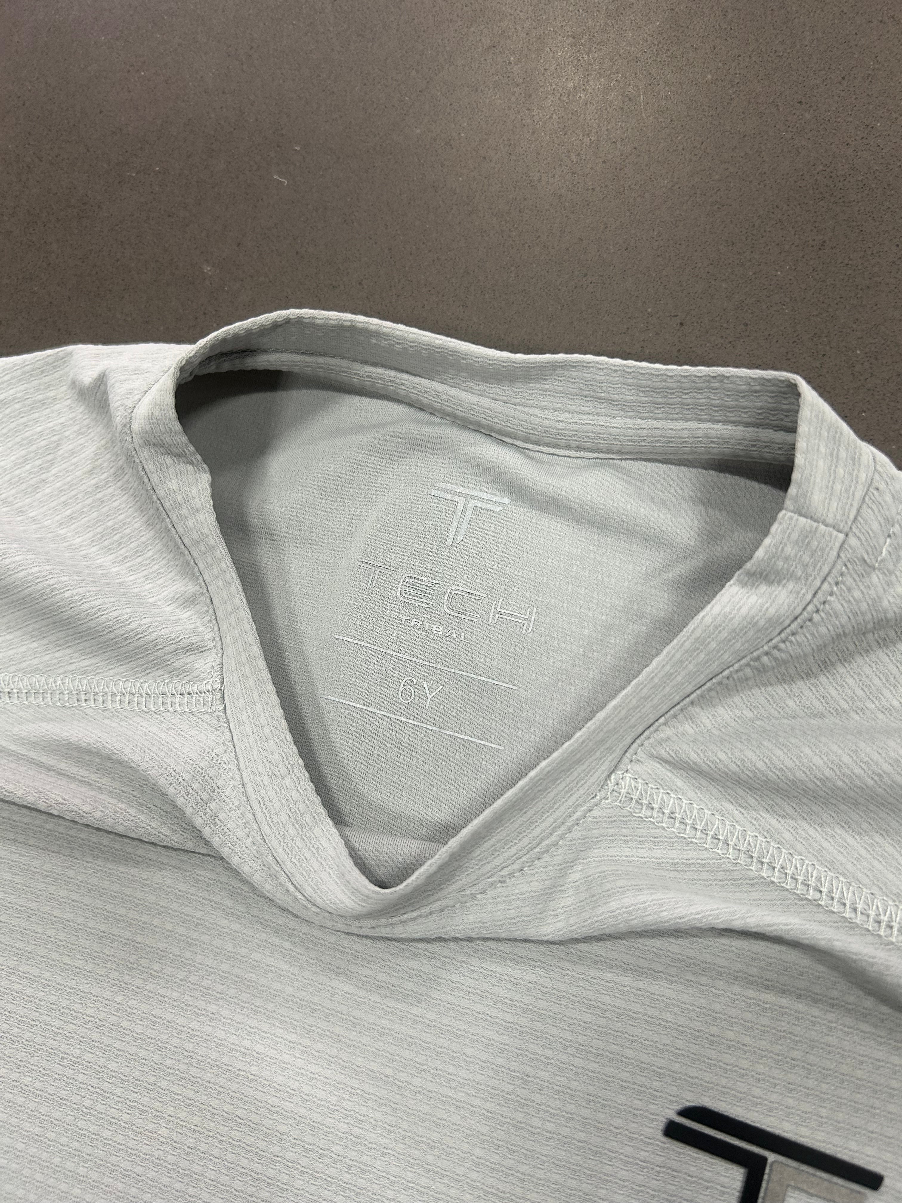RESELL: Grey Dynamic T-shirt age 6 - Image 4