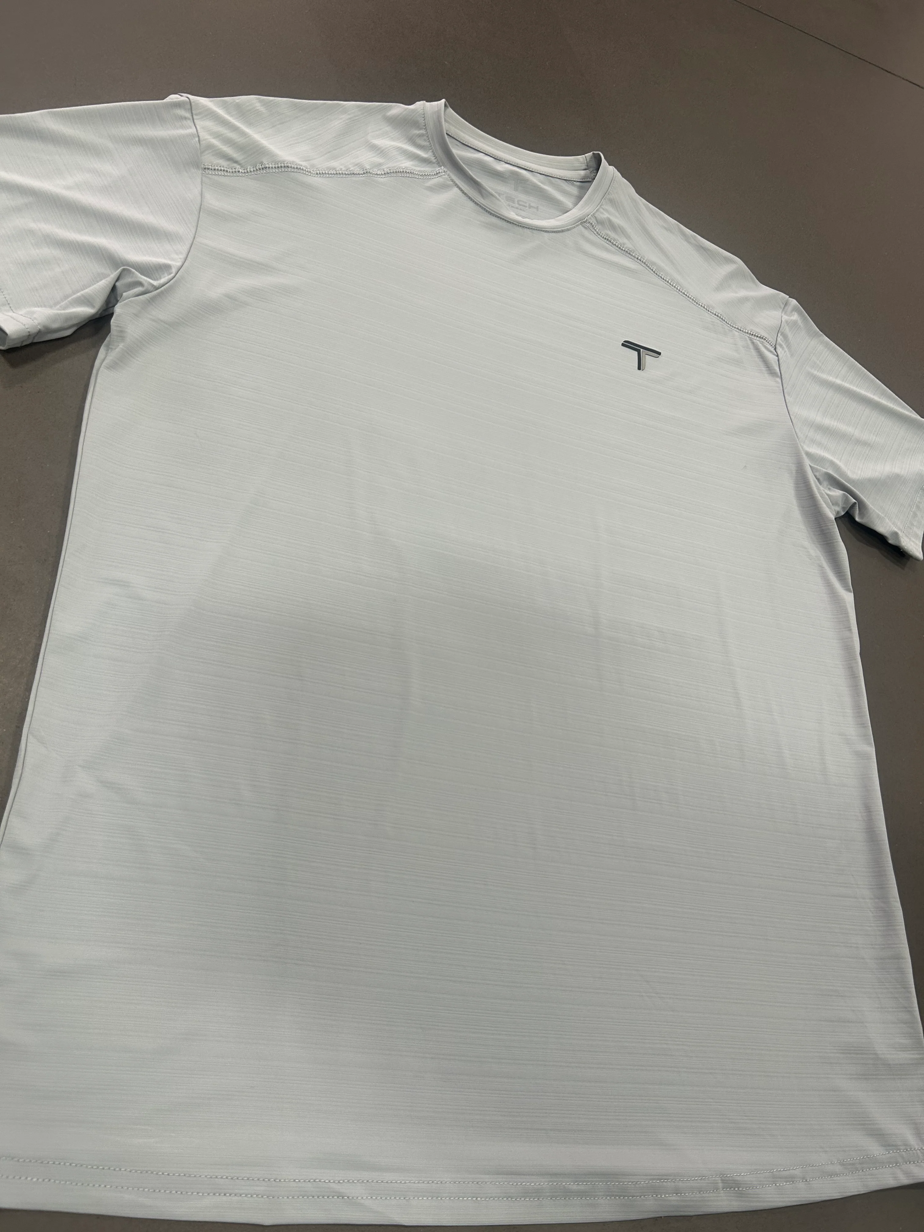 RESELL: Light grey T1 T-shirt LARGE - Image 3