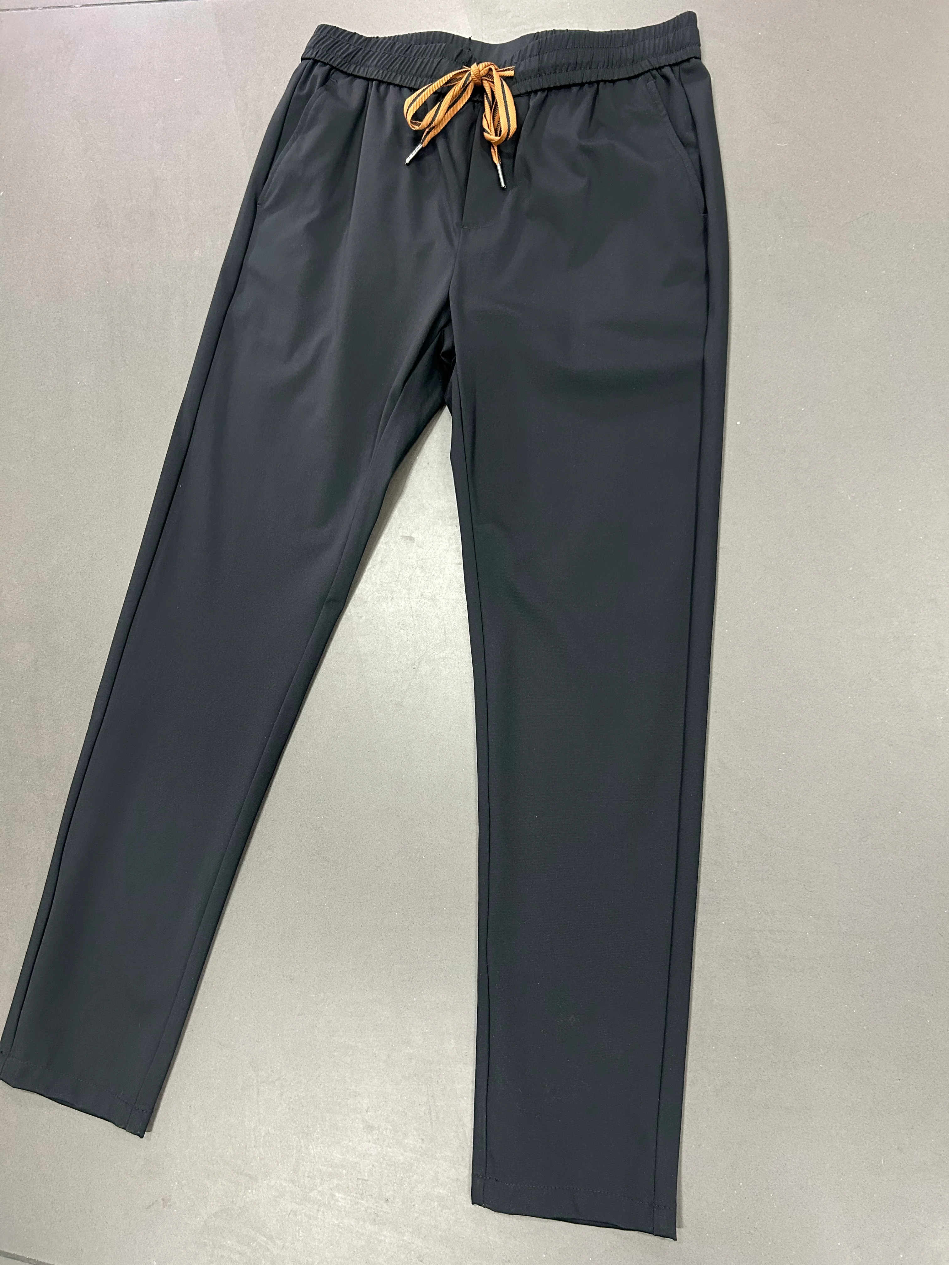 RESELL: Medium black premium jogger - Image 2