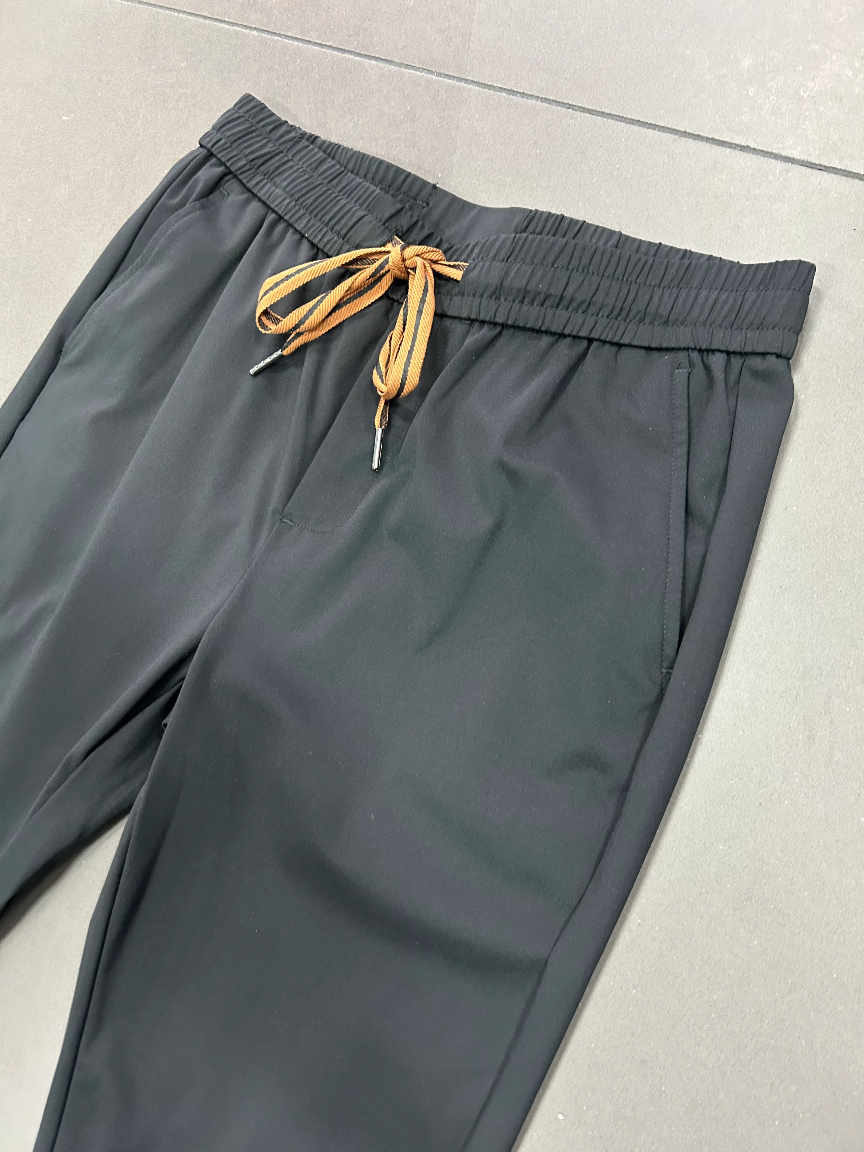 RESELL: Medium black premium jogger - Image 3