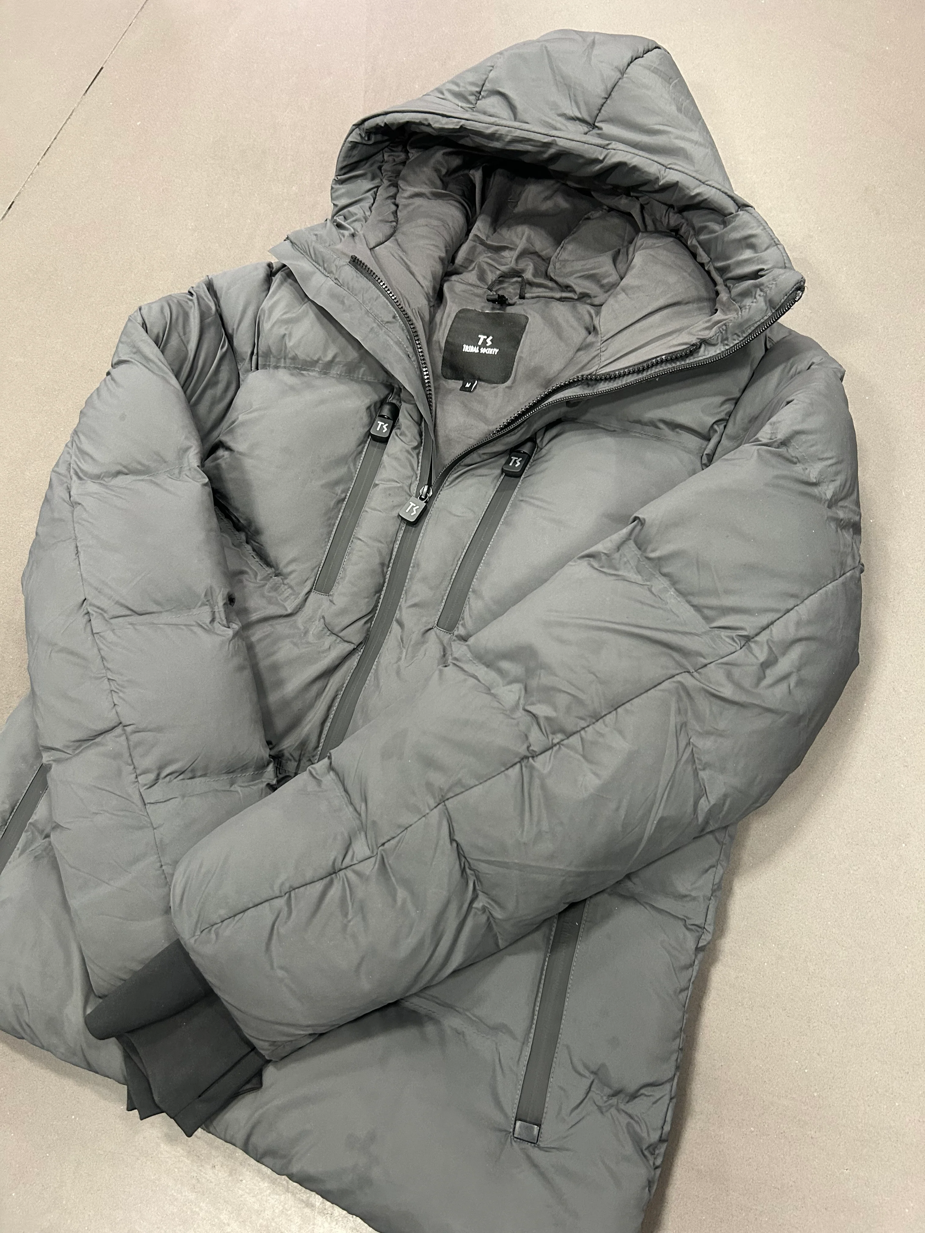 RESELL: Medium charcoal Apex - Image 6