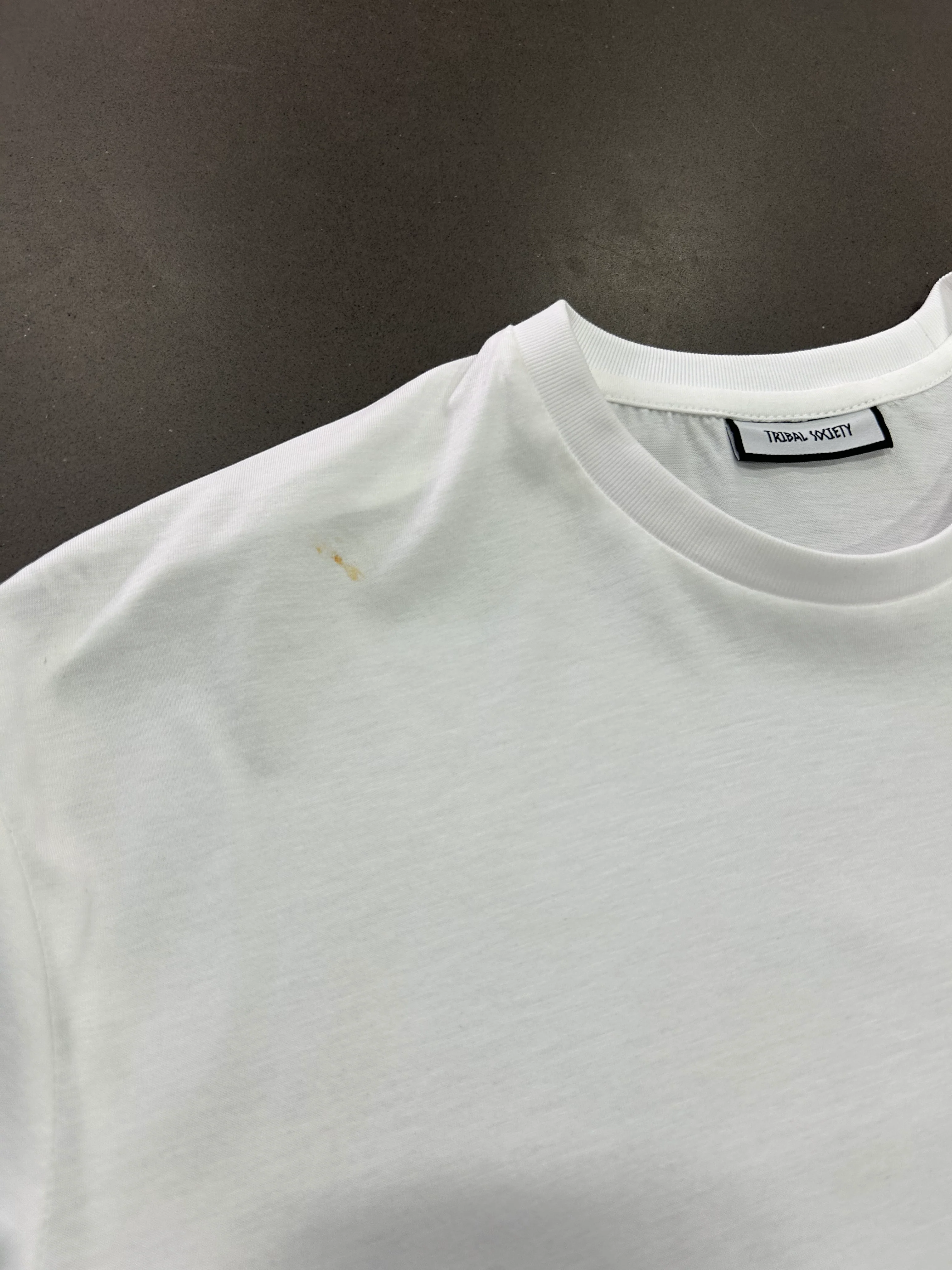 RESELL: White Luxe T-shirt MEDIUM - Image 4